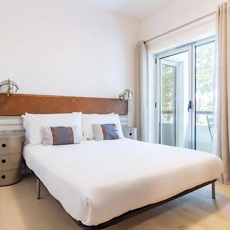 Coastal 2br Near Metro With Ac By Lovelystay