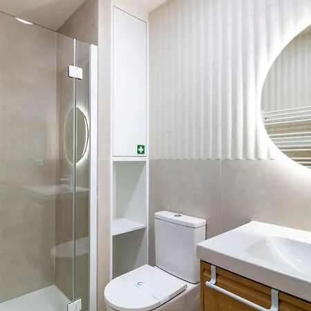Coastal 2br Near Metro With Ac By Lovelystay *